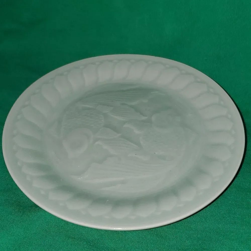 Vintage Longquan Celadon Koi Carp Fish Dessert Plate 6.75"